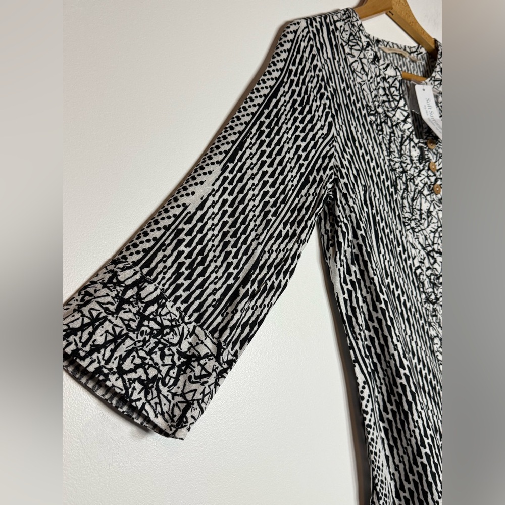 Soft Surroundings Black & White‎ Mixed-Print V-Neck Tunic - Picture 4 of 11